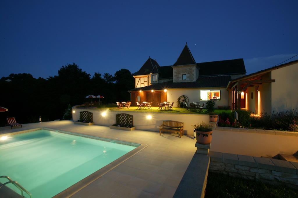 Chambres D'Hotes Les Peyrouses Sarlat-la-Canéda Exteriör bild